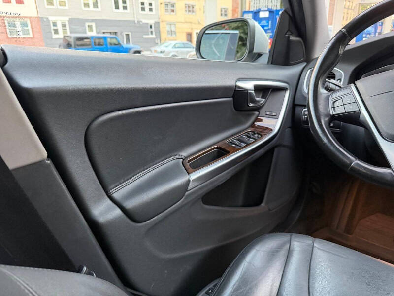 2016 Volvo S60 T5 Premier