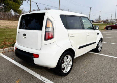2011 Kia Soul +