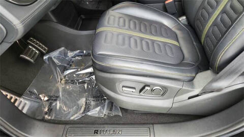 2024 Rivian R1S