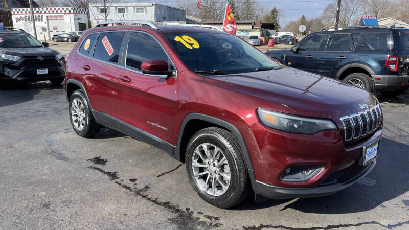 2019 Jeep Cherokee for sale at North American Credit Inc. in Waukegan IL