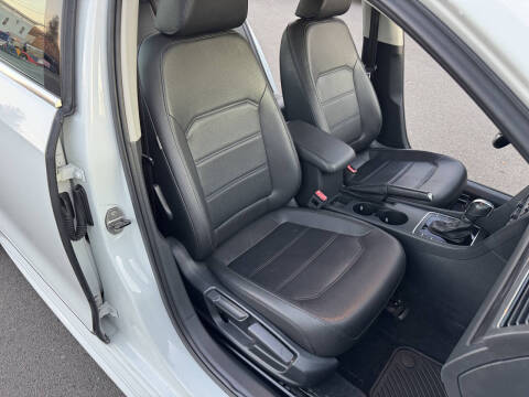 2016 Volkswagen Passat 1.8T R-Line