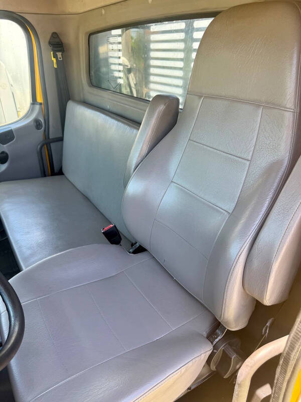 2020 Freightliner M2 106