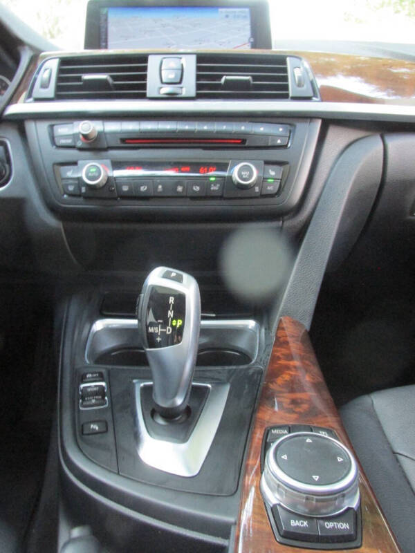 2015 BMW 3 Series 320i