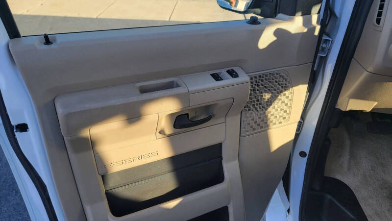 2010 Ford E-Series E-350 SD