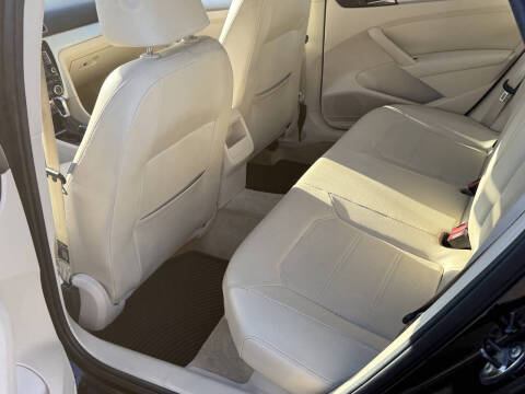 2012 Volkswagen Passat SE