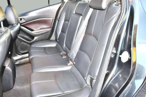 2018 Mazda MAZDA3 Touring