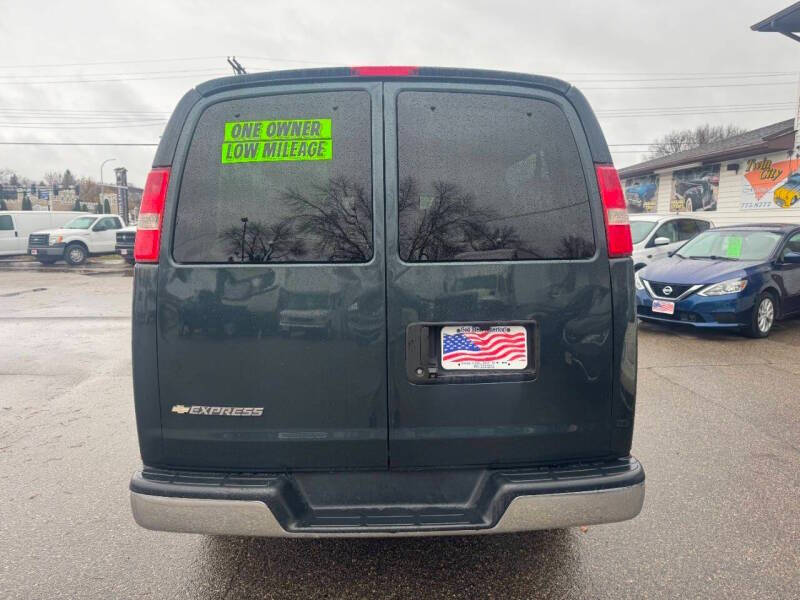 2017 Chevrolet Express LT 3500