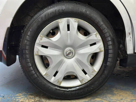 2011 Nissan Versa 1.8 S