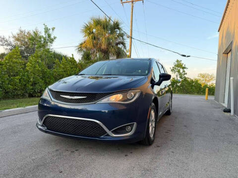 2020 Chrysler Pacifica Touring