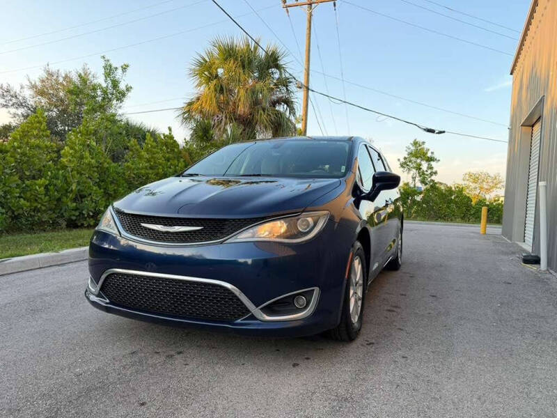2020 Chrysler Pacifica Touring