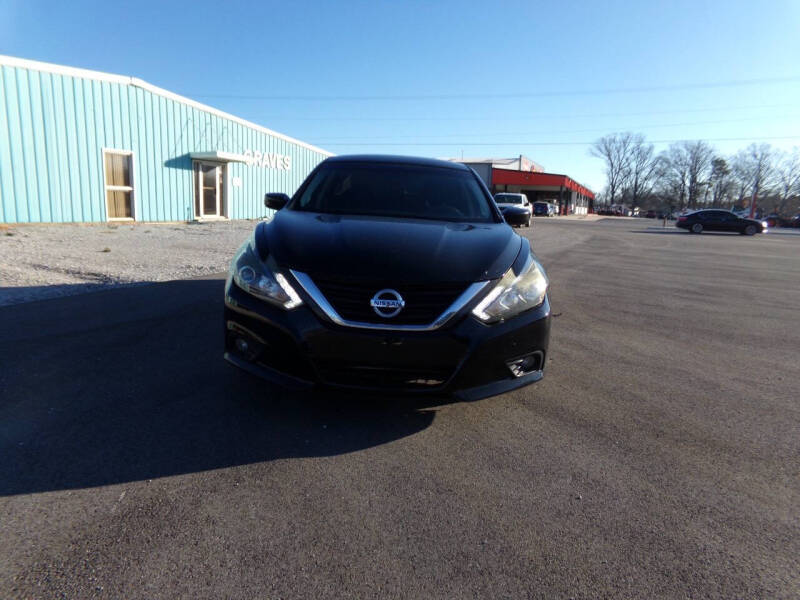 2016 Nissan Altima SR photo 2