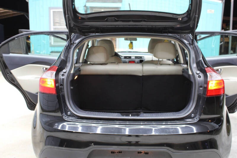 2013 Kia Rio 5-Door LX