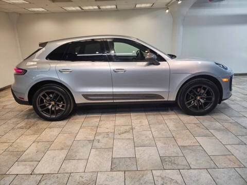 2023 Porsche Macan T
