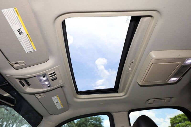 2011 Cadillac Escalade Premium