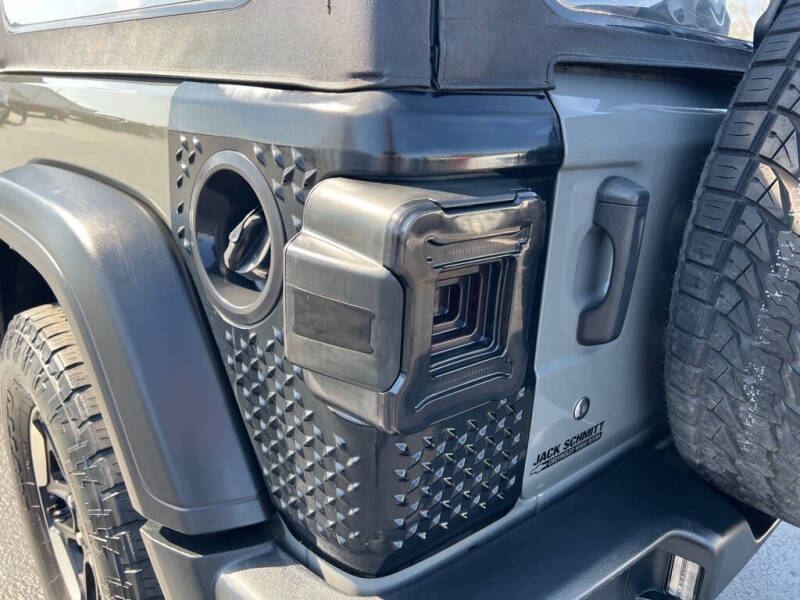 Used 2022 Jeep Wrangler Sport with VIN 1C4GJXAG9NW196864 for sale in Wood River, IL