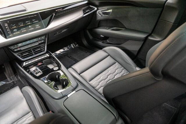 2023 Audi e-tron GT quattro Prestige