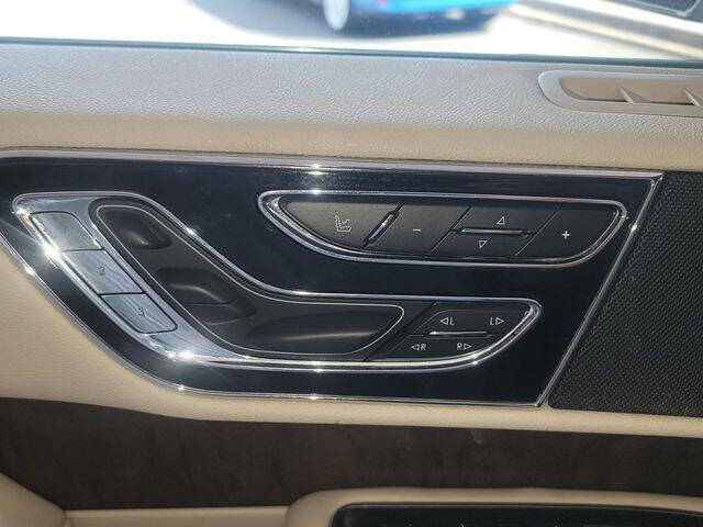 2019 Lincoln Navigator Select