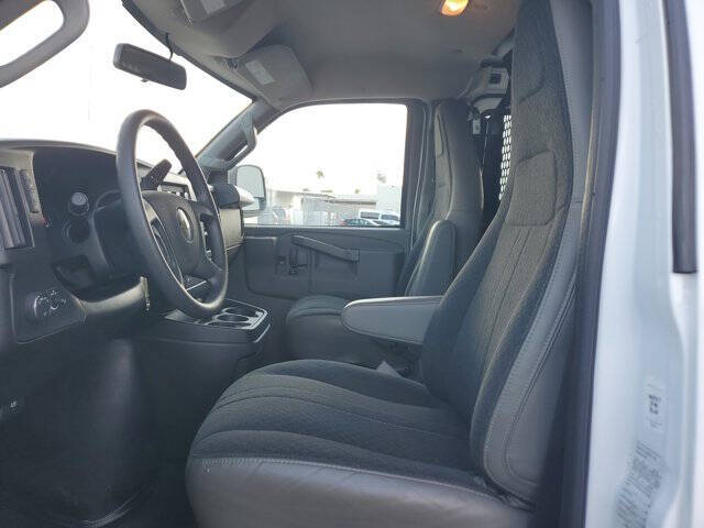 2024 Chevrolet Express 2500