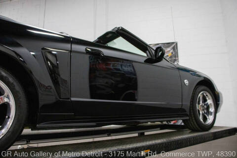 2004 Ford Mustang GT Deluxe
