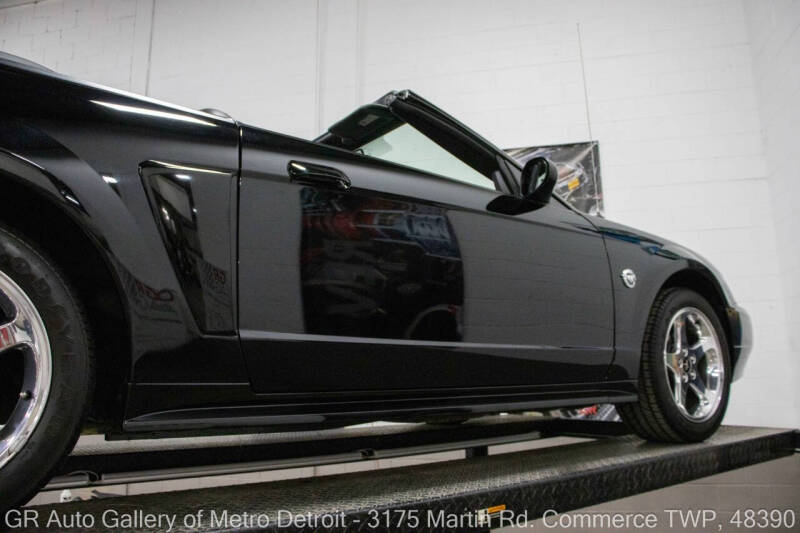 2004 Ford Mustang GT Deluxe