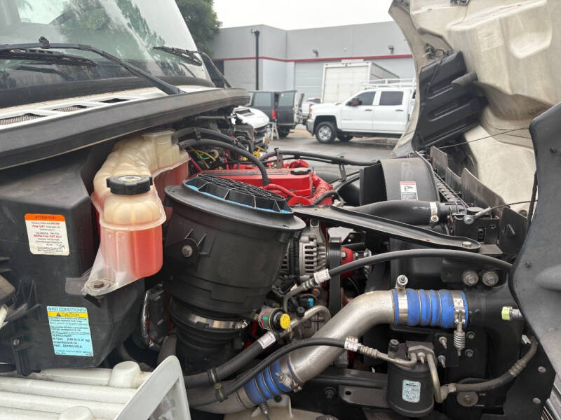 2016 Freightliner M2 106