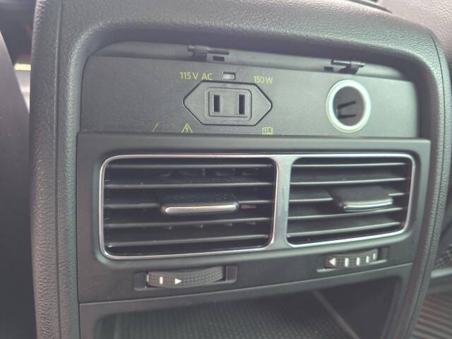 2017 Volkswagen Touareg V6 Wolfsburg