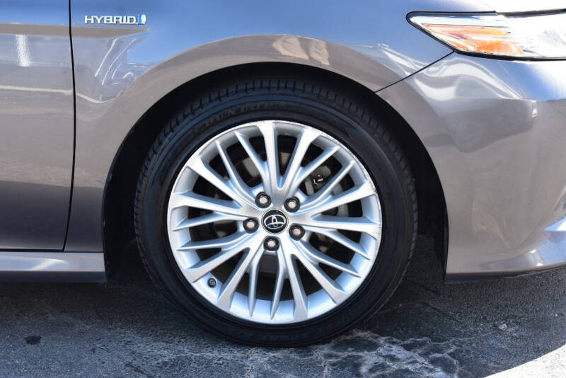 2018 Toyota Camry Hybrid XLE