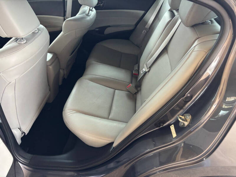 2017 Acura ILX w/Premium