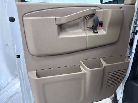 2025 Chevrolet Express 2500