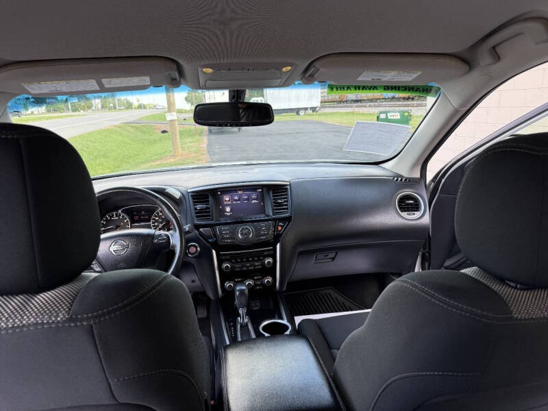 2018 Nissan Pathfinder SV