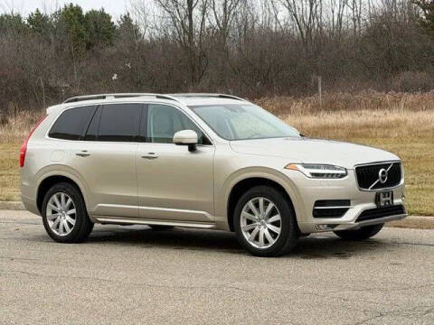 2016 Volvo XC90 T6 Momentum