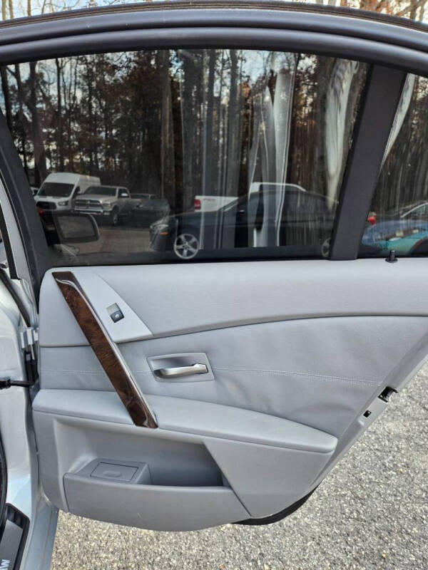 2004 BMW 5 Series 525i