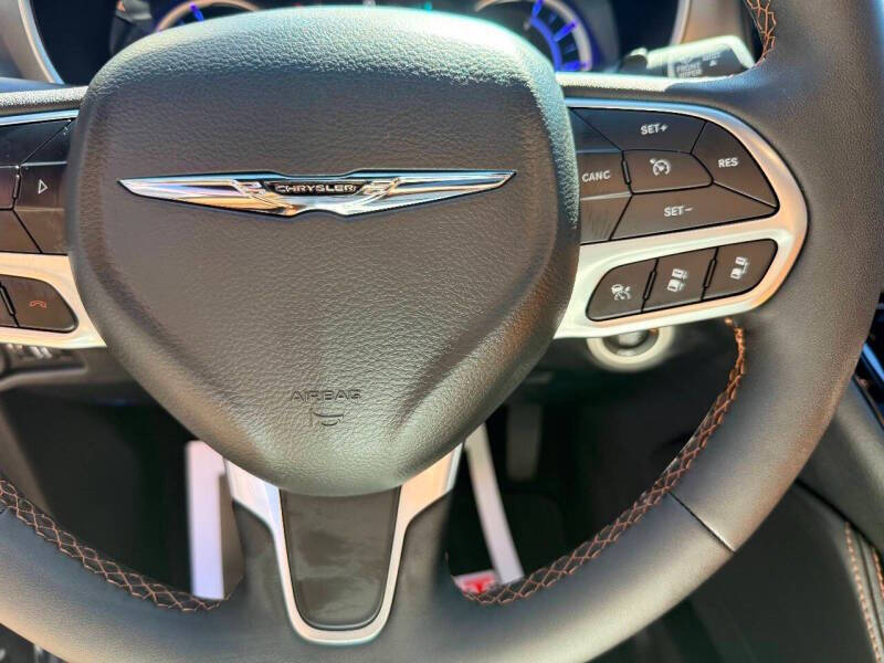 2025 Chrysler Pacifica Plug-In Hybrid Pinnacle