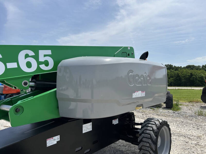 2016 Genie 65' Manlift