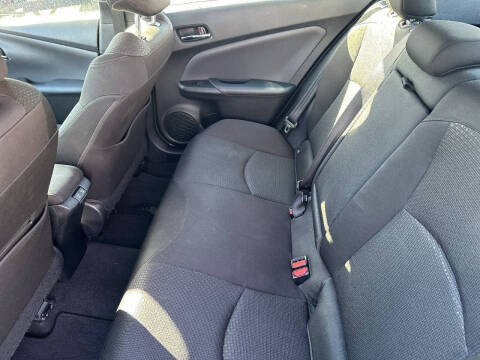 2019 Toyota Prius LE