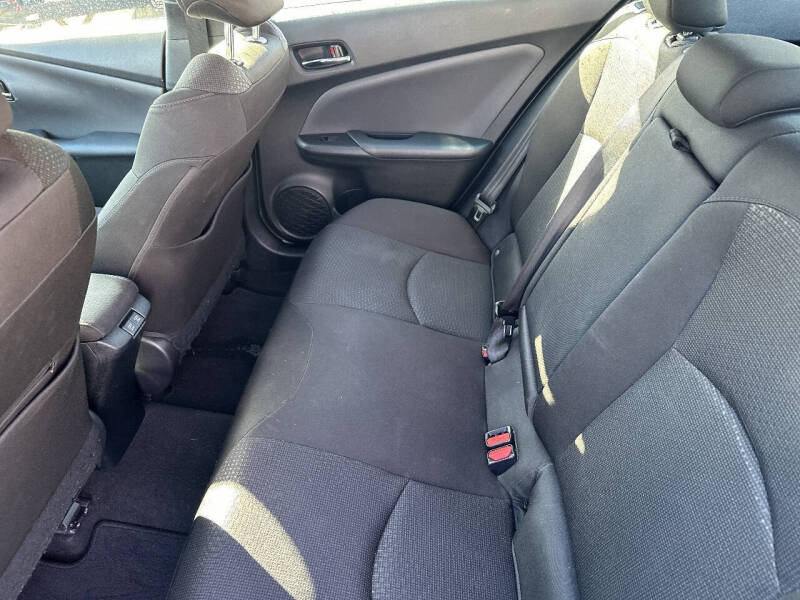 2019 Toyota Prius LE