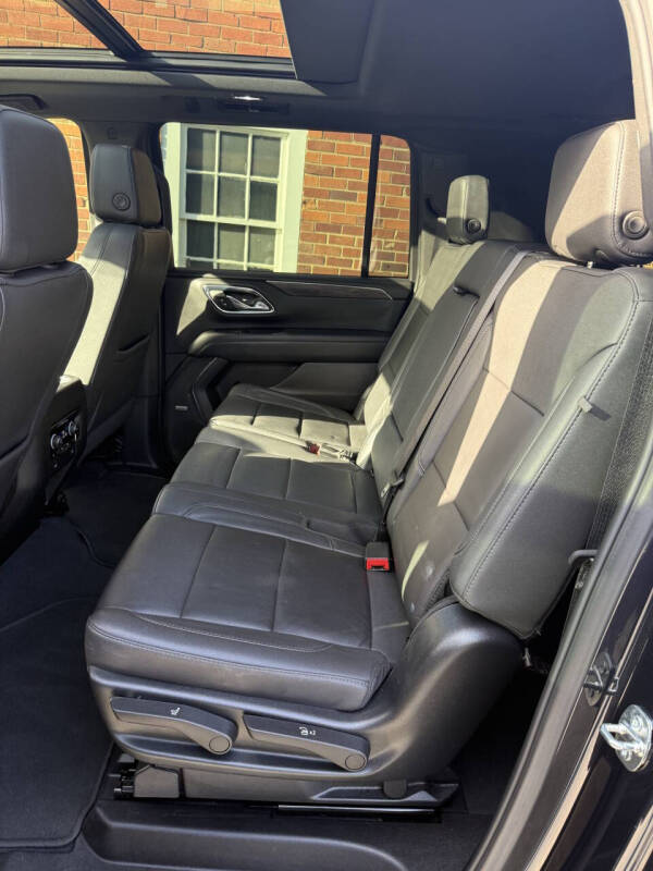 2023 Chevrolet Suburban LT