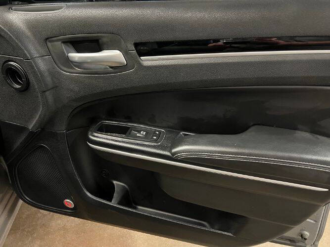 2017 Chrysler 300