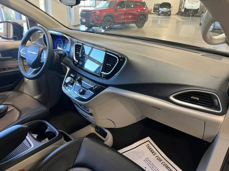 2024 Chrysler Pacifica Touring L