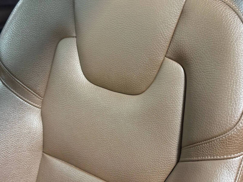 2019 Volvo XC90 T6 Momentum