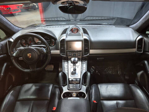 2013 Porsche Cayenne GTS