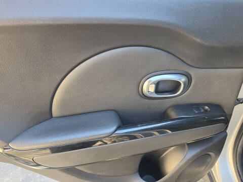 2014 Kia Soul +