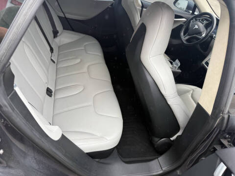 2015 Tesla Model S 70D