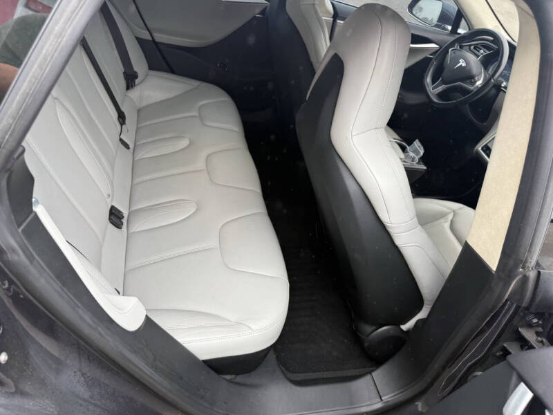 2015 Tesla Model S 70D