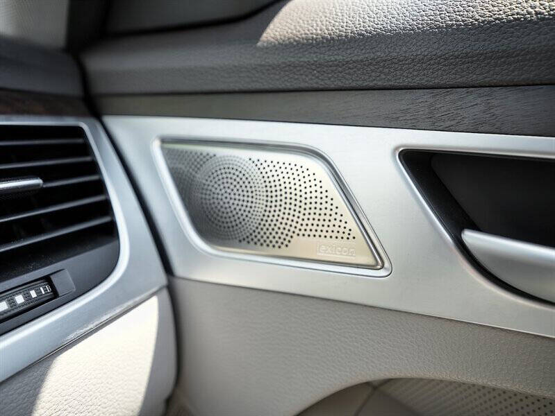 2018 Genesis G80 33