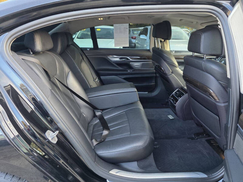 2018 BMW 7 Series 740i