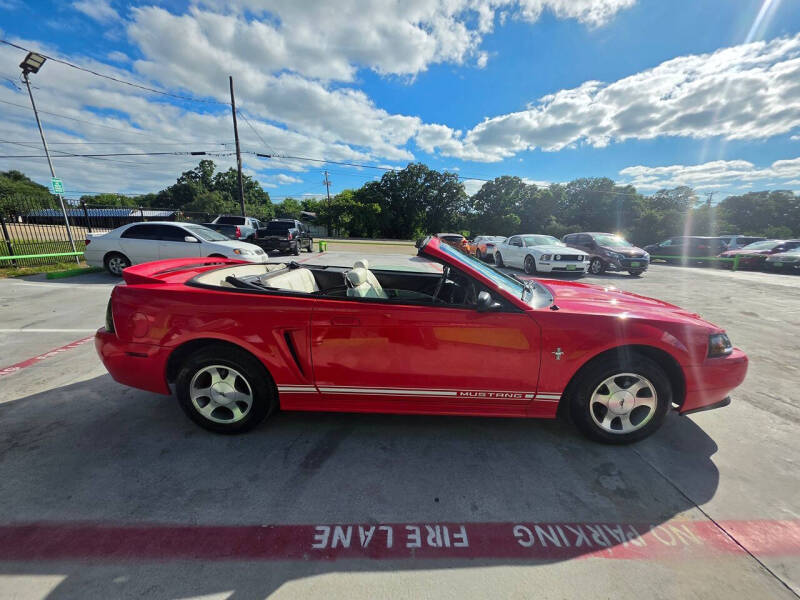 2000 Ford Mustang