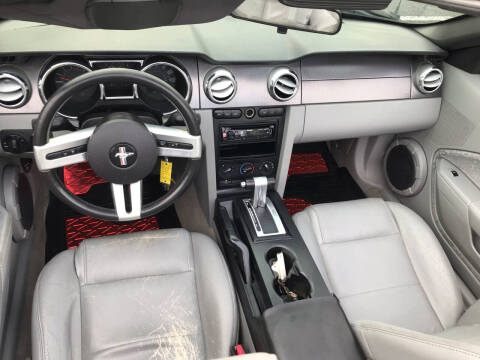 2007 Ford Mustang V6 Deluxe