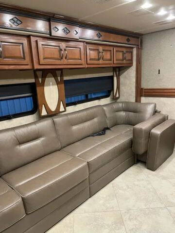 2014 Freightliner XCM Chassis