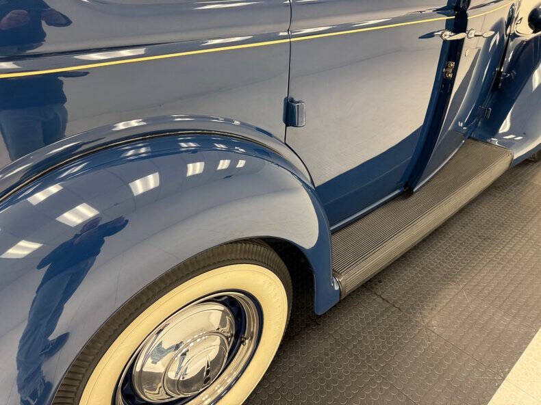 1936 Ford Deluxe